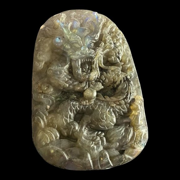 Carved Labradorite Dragon cabochon - Picture 1 of 15